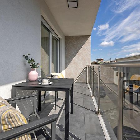 Amade Apartmanok 1 غيور المظهر الخارجي الصورة